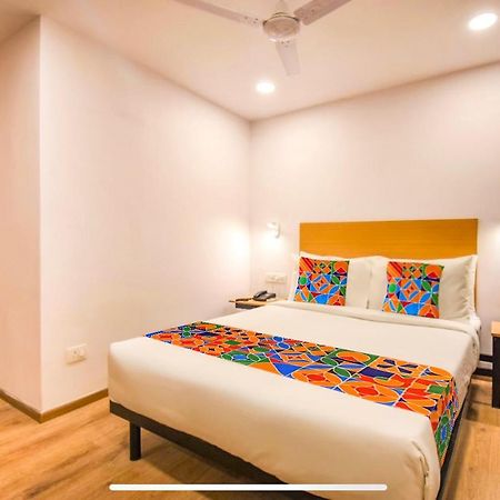 Fabexpress Heera Holiday Inn Calcutta Exterior foto