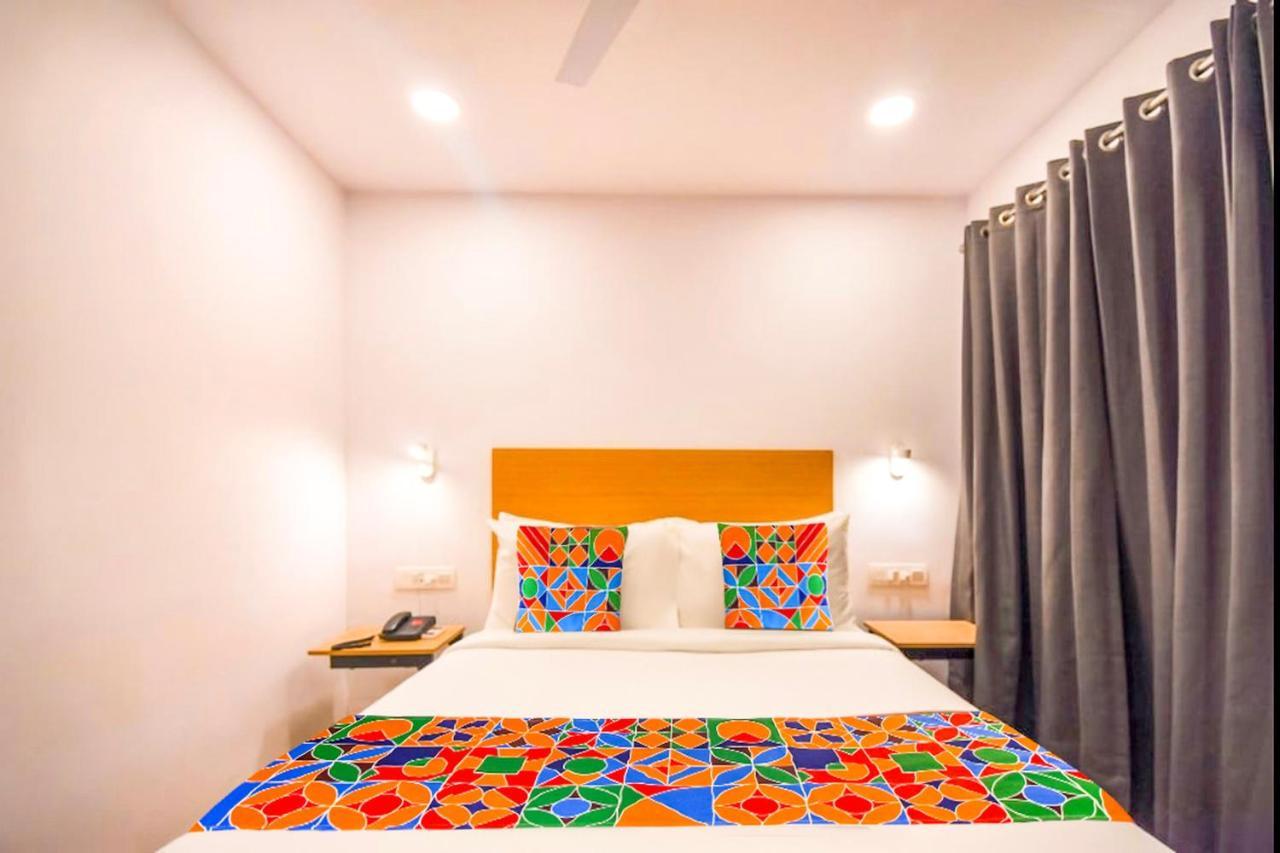 Fabexpress Heera Holiday Inn Calcutta Exterior foto